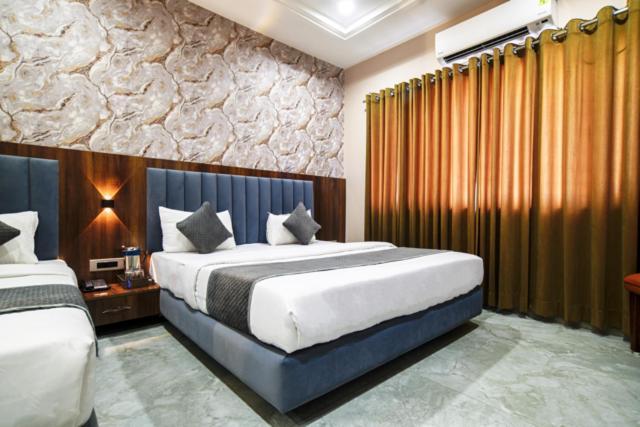 Hotel Miracle 2Km From Mahakal Temple Ujjain Exterior foto